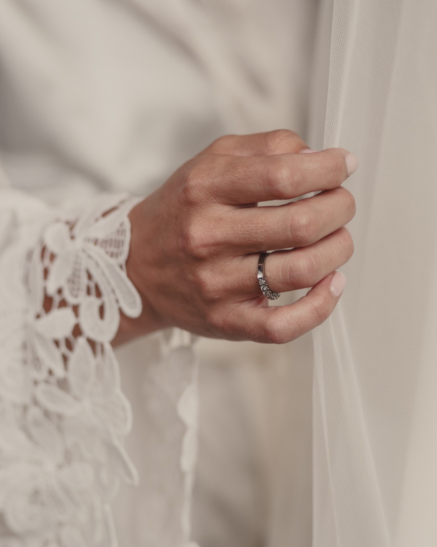 Bride getting ready, detail